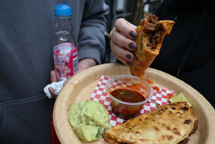 halal-birria-tacos-in-camden-market-london